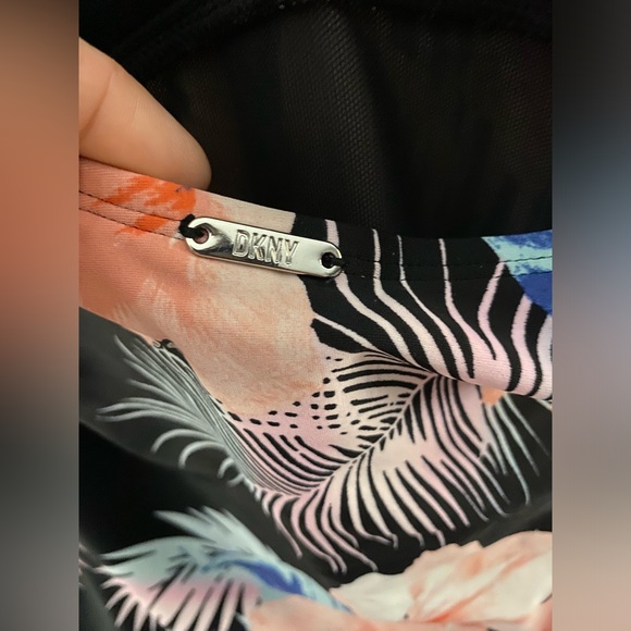 DKNY Tropical Floral Print One Piece Designer‎ Bathing Suit - XL - Picture 6 of 7